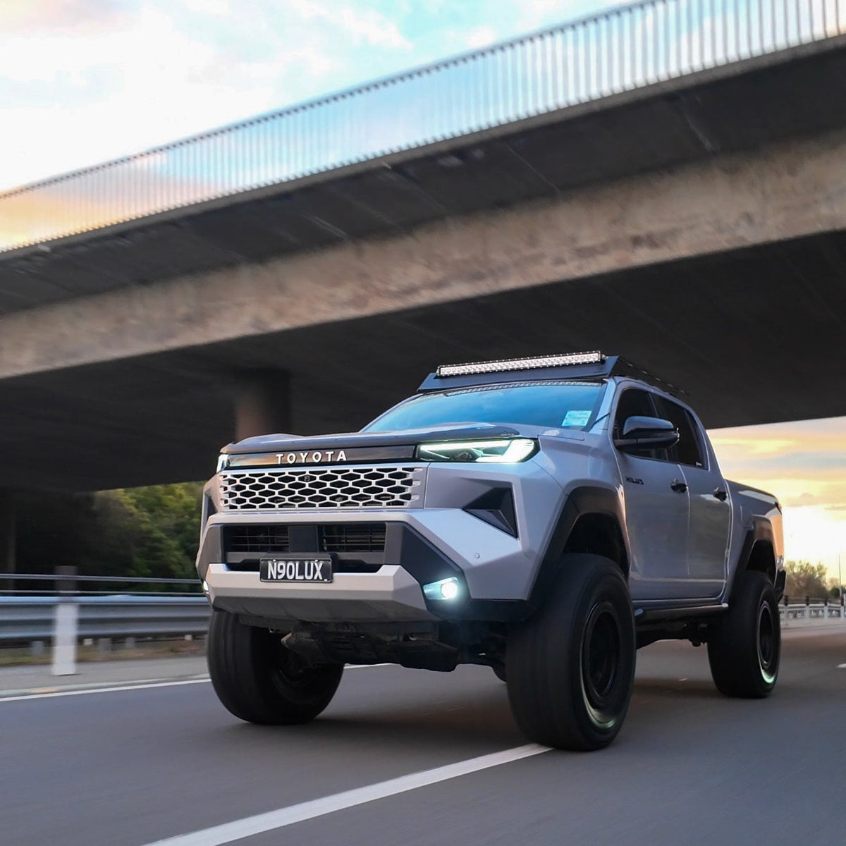 Hilux N90 2" Body Lift Kit - Cab & Tub