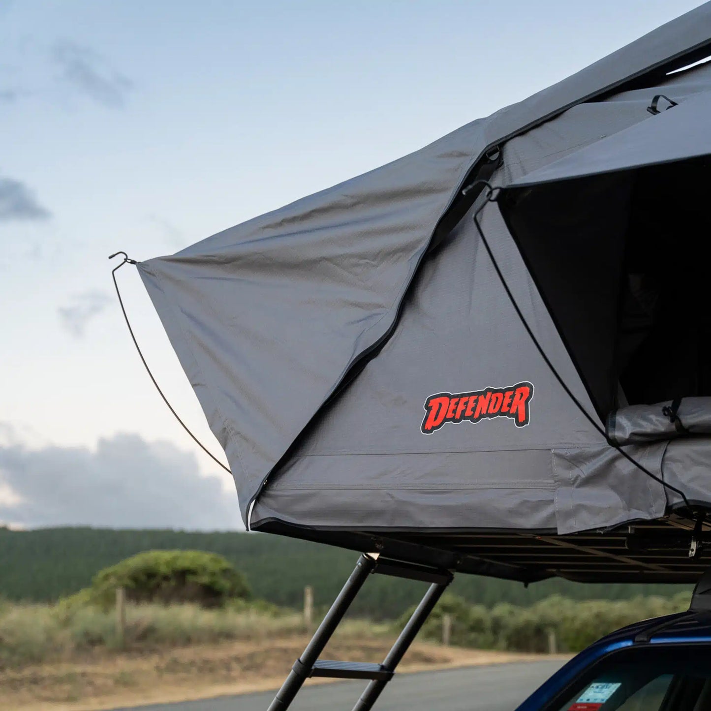 Defender Off Road Cantilever Hard Shell Rooftop Tent