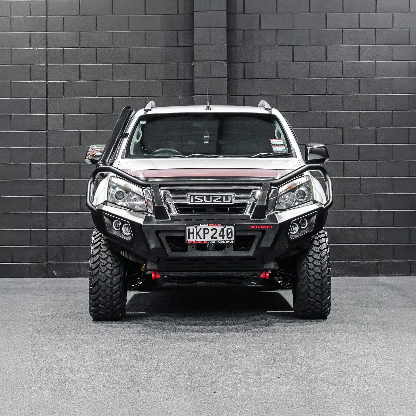 DEFENDER Off-Road Triple Loop Bull-Bar to suit Isuzu D-Max 2013 – 2016 (Pre-Facelift)