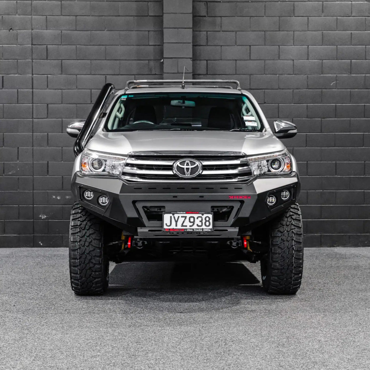 DEFENDER Off-Road Loopless Bull-Bar to suit Toyota Hilux 2015 - 2020