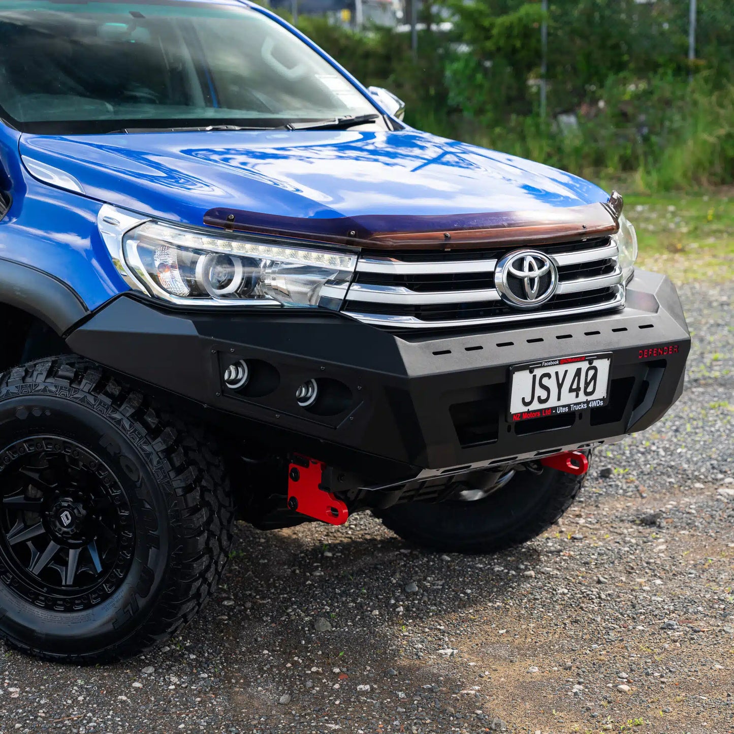 DEFENDER Off-Road Loopless Bull-Bar to suit Toyota Hilux 2015 - 2020