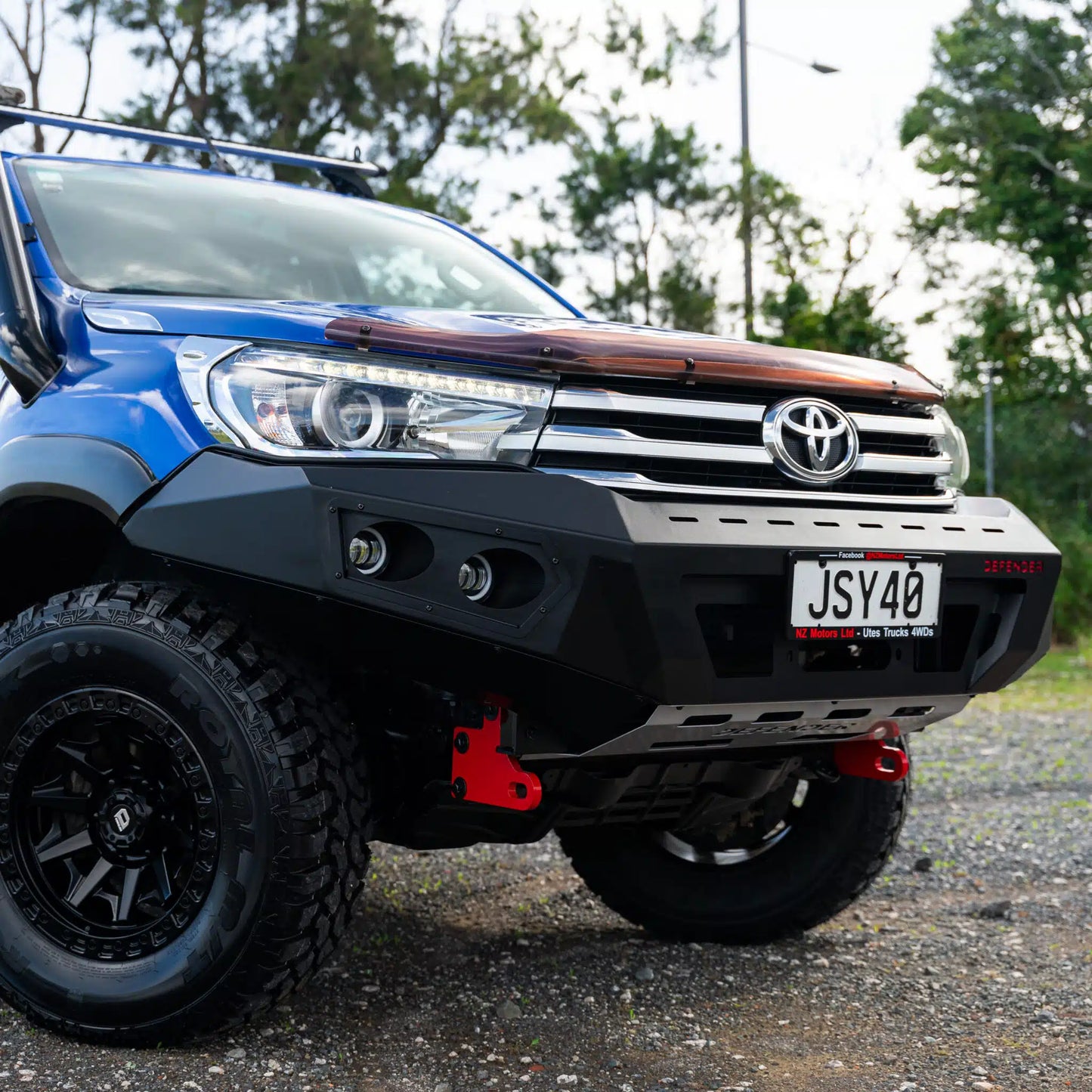 DEFENDER Off-Road Loopless Bull-Bar to suit Toyota Hilux 2015 - 2020
