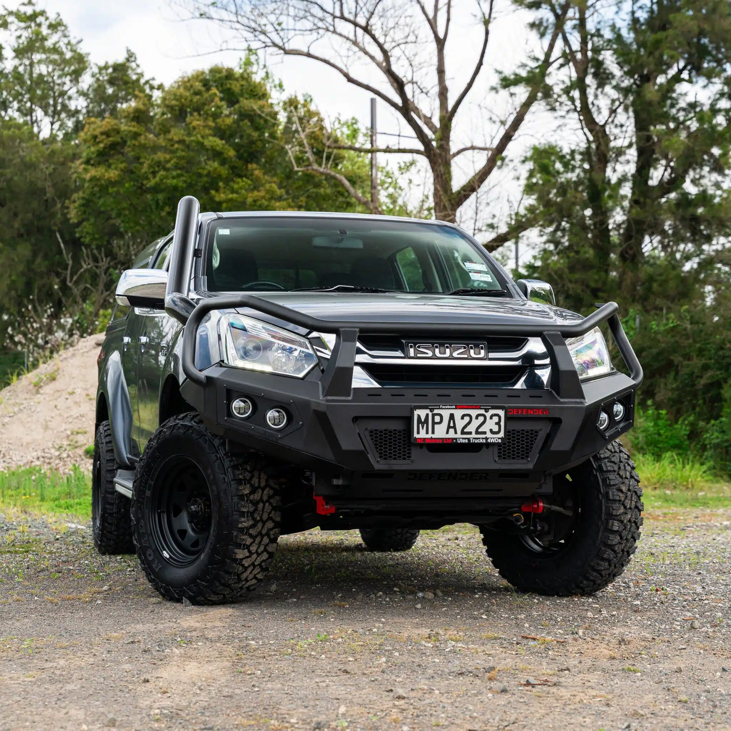 DEFENDER Off-Road Triple Loop Bull-Bar to suit 2016 – 2020 Isuzu D-Max