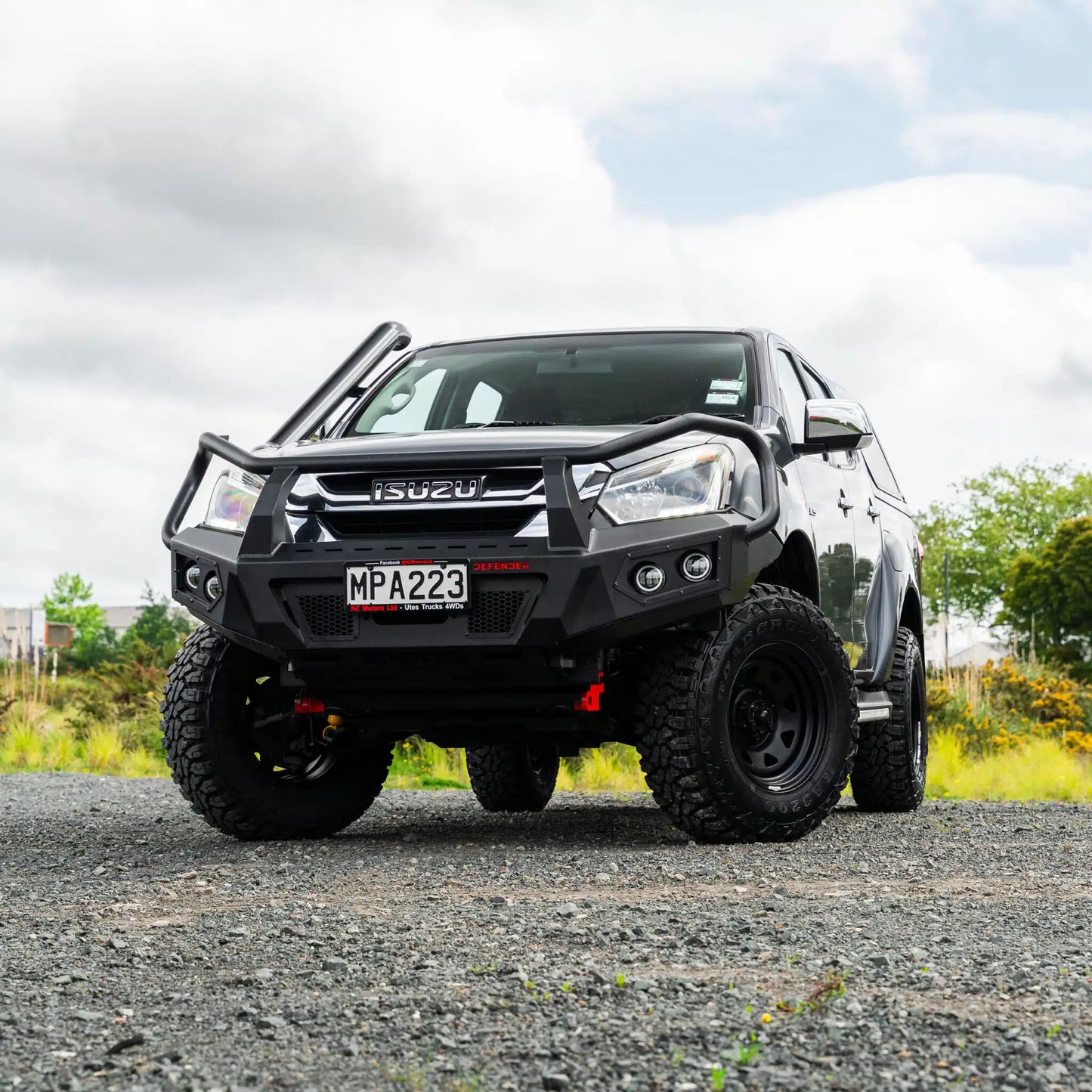 DEFENDER Off-Road Triple Loop Bull-Bar to suit 2016 – 2020 Isuzu D-Max