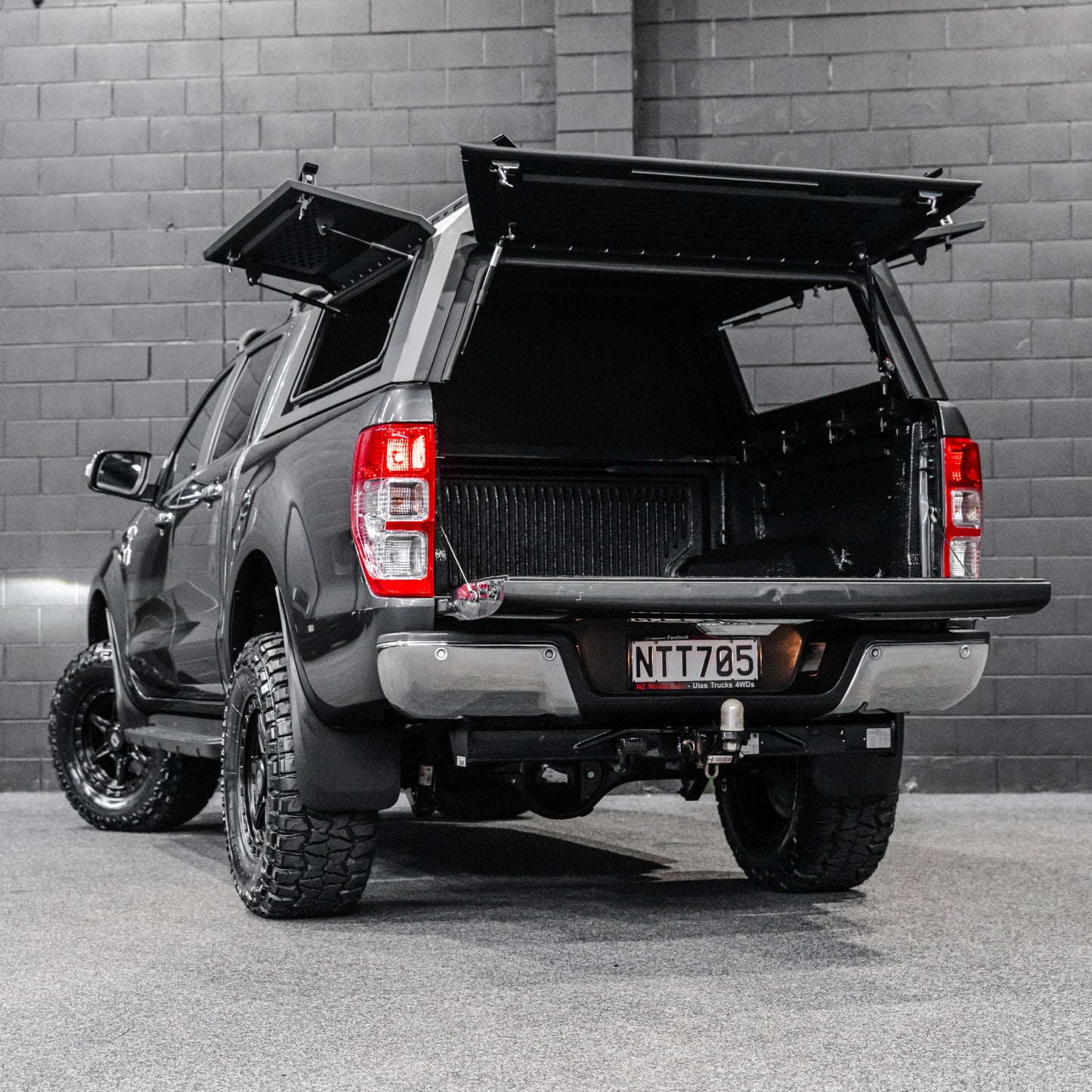 SHIELD Off-Road Aluminium Windowless Canopy to suit Ford Ranger PX1-3 2012 - 2022 - view 2