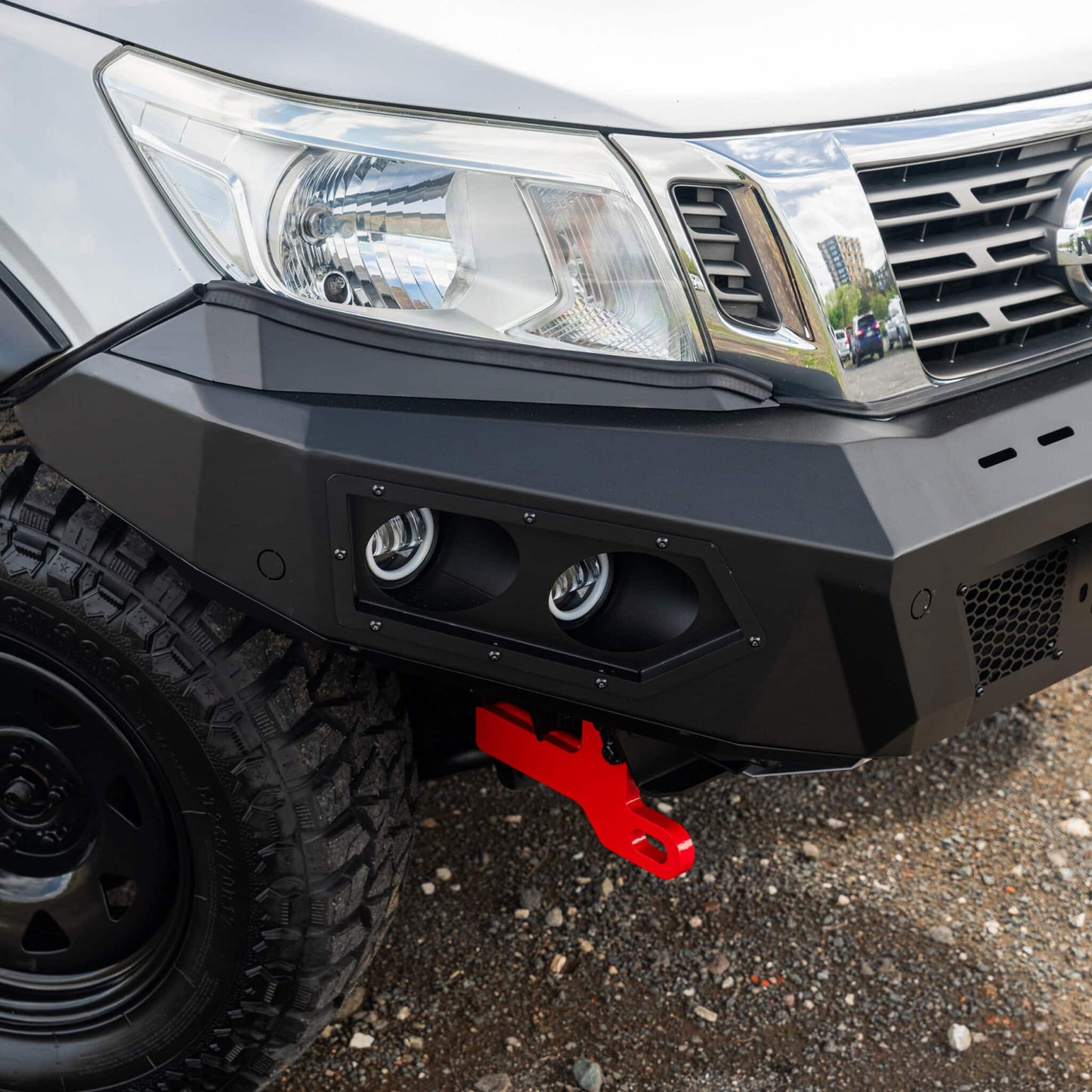SHIELD Off-Road Loopless Bull-Bar to suit Nissan Navara 2015 - Present - view 6