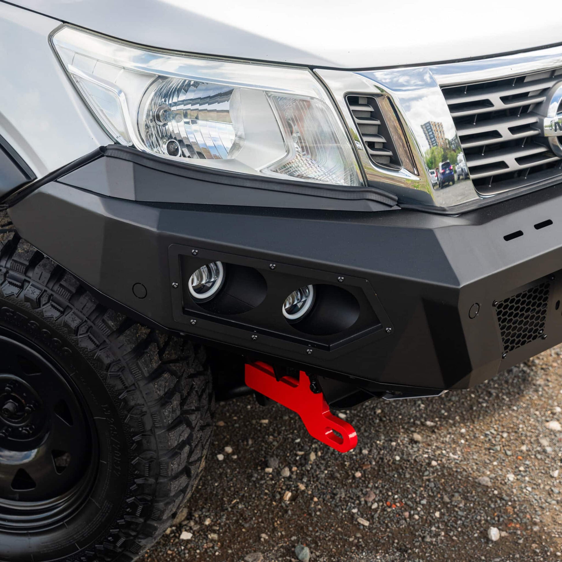 SHIELD Off-Road Loopless Bull-Bar to suit Nissan Navara 2015 - Present - view 6