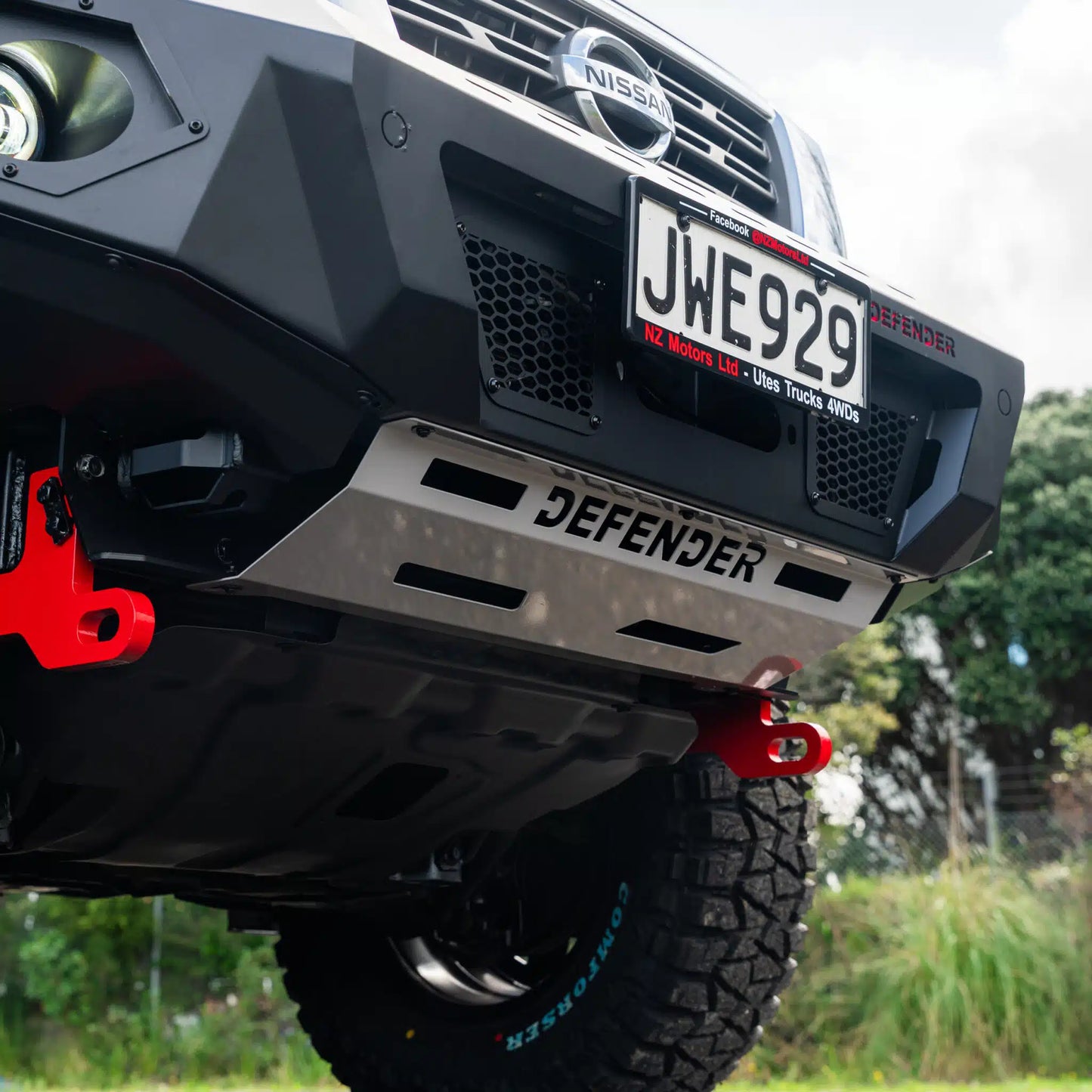 DEFENDER Off-Road Loopless Bull-Bar to suit Nissan Navara 2015 - Present