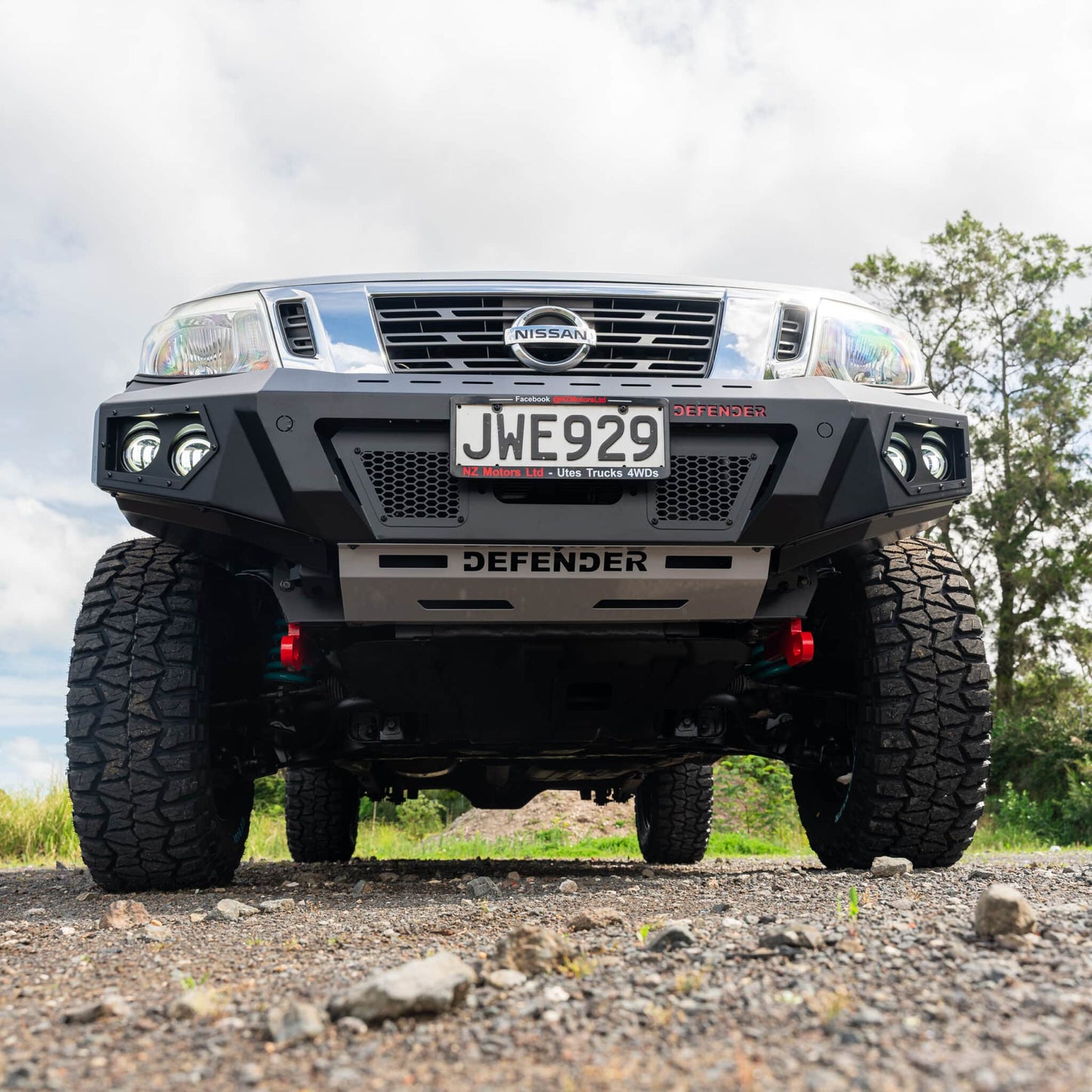 SHIELD Off-Road Loopless Bull-Bar to suit Nissan Navara 2015 - Present - view 2