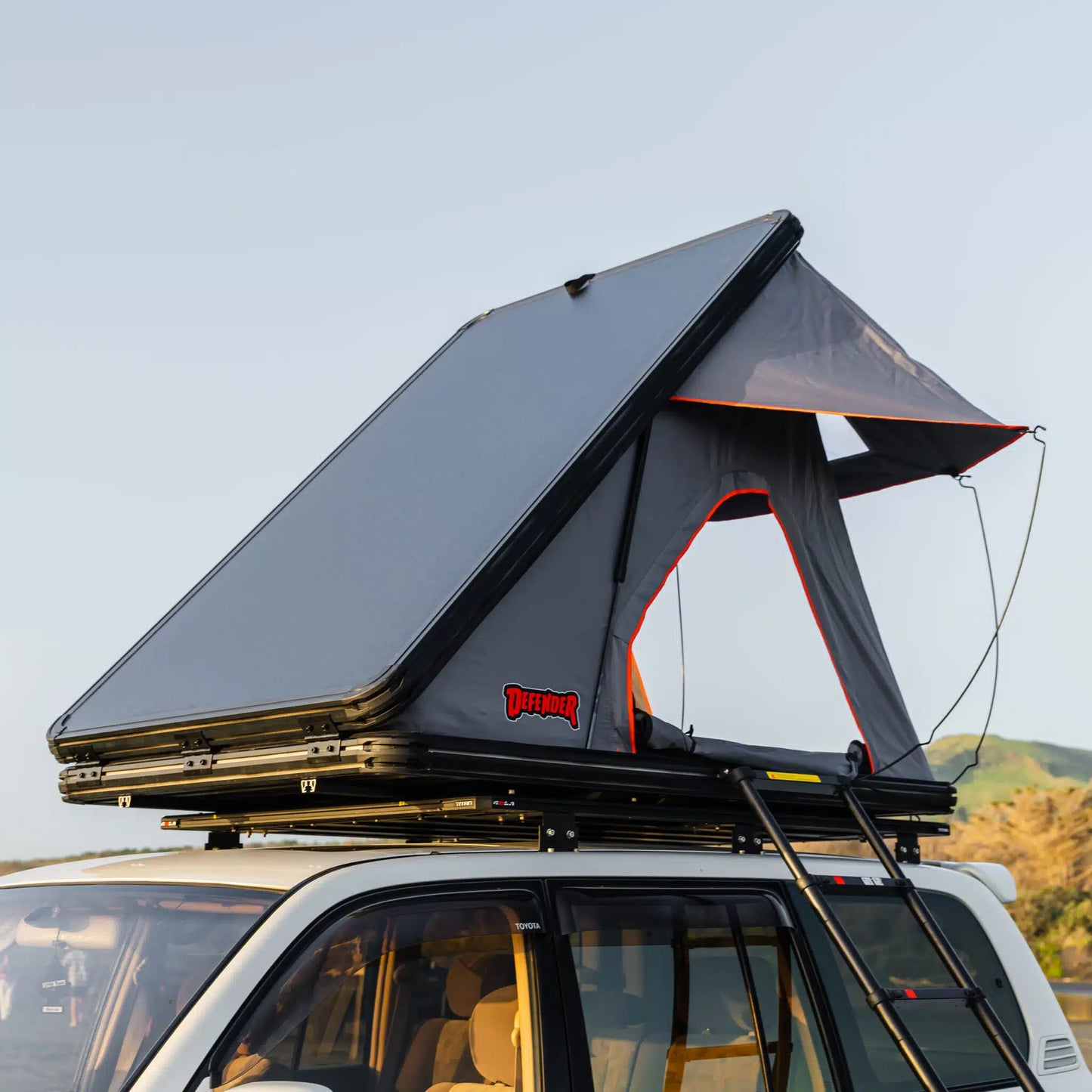 Defender Off-Road Aluminium Rooftop Tent