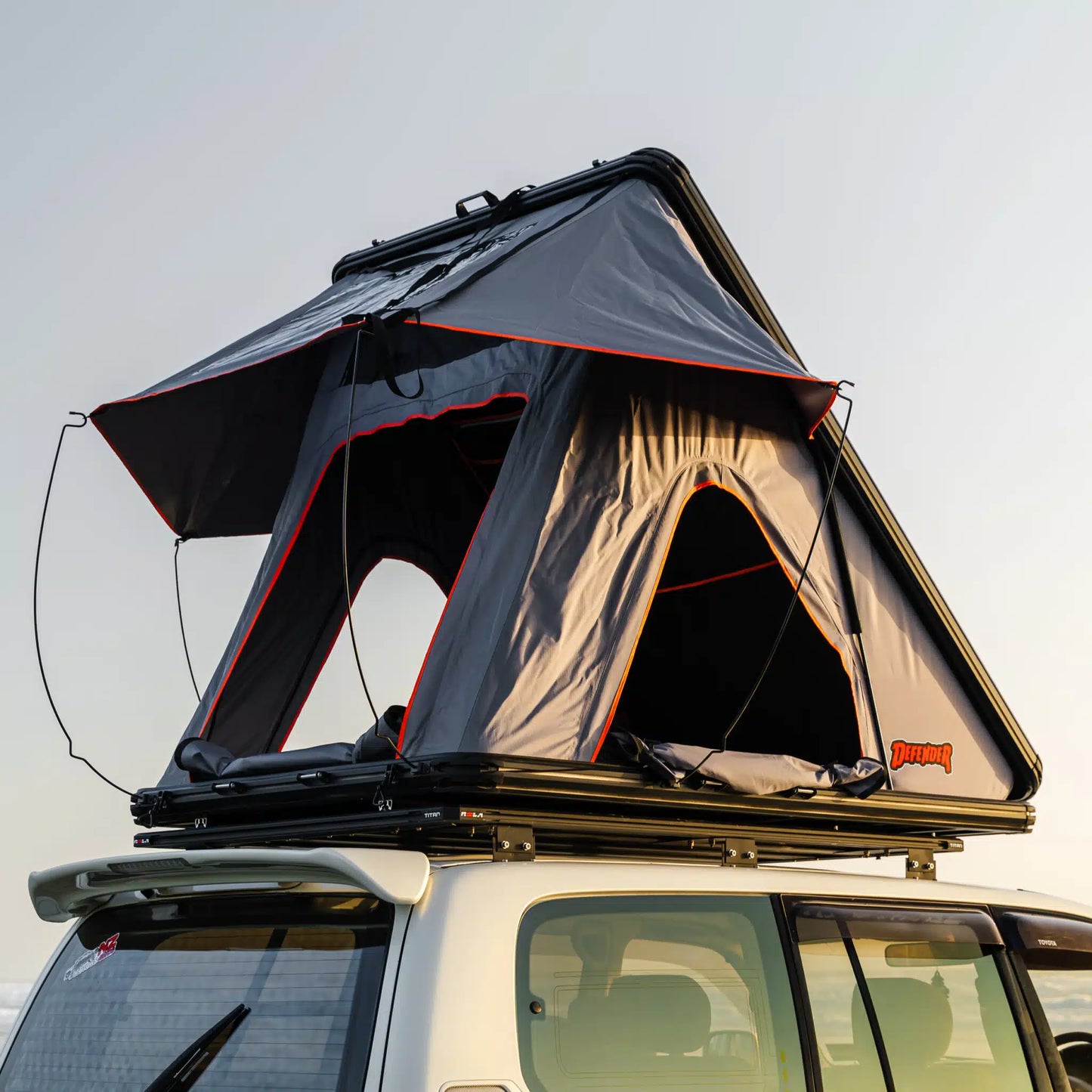 Defender Off-Road Aluminium Rooftop Tent