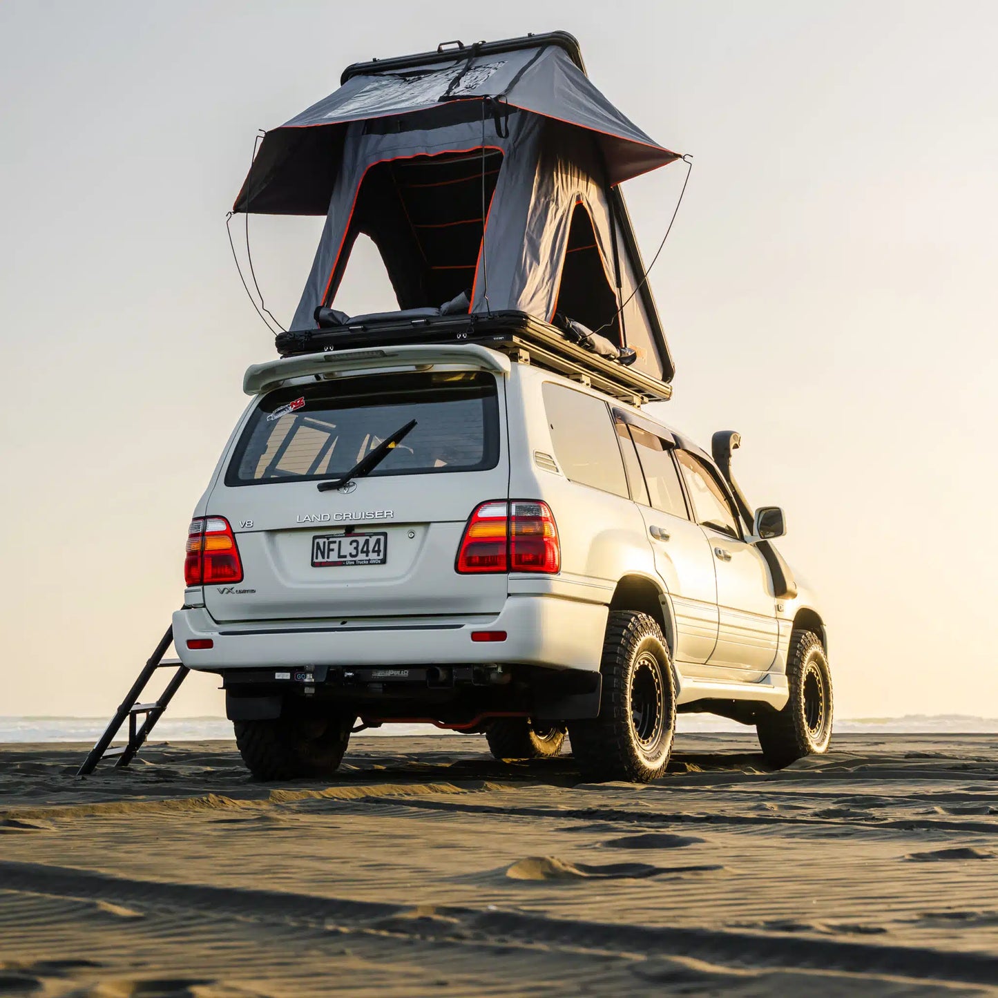 Defender Off-Road Aluminium Rooftop Tent