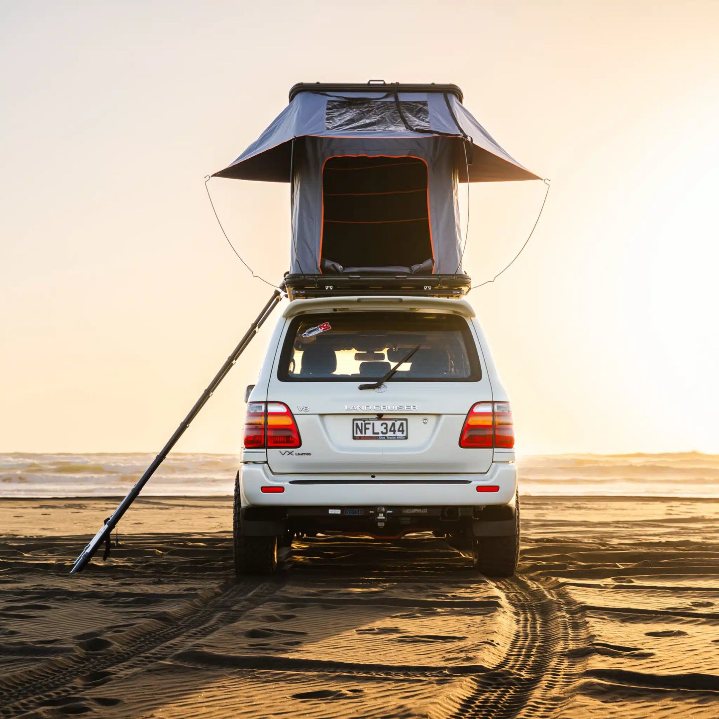 Defender Off-Road Aluminium Rooftop Tent