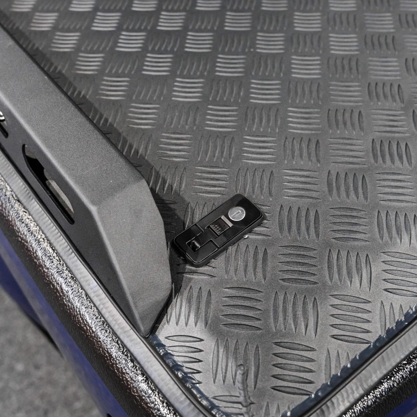 SHIELD Off-Road Hard Lid to suit Ford Ranger Next Gen 2022 - Present - view 4