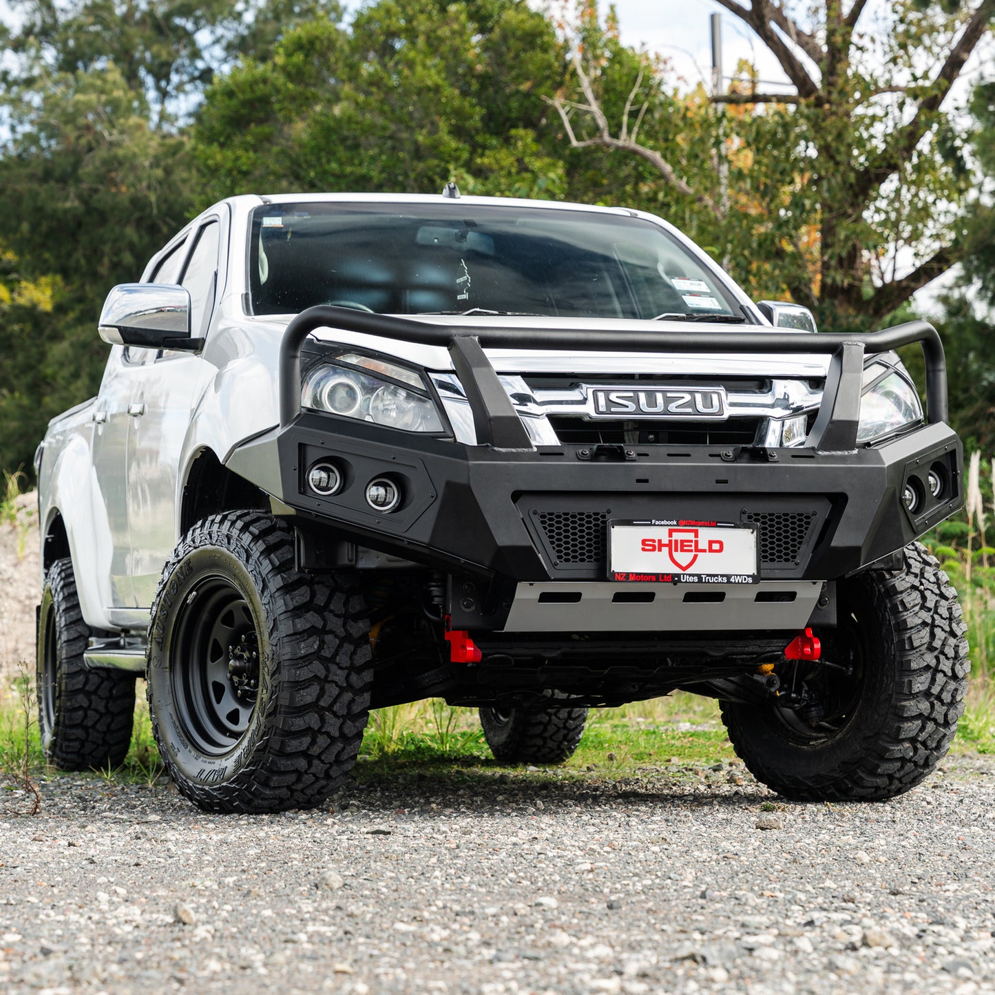 SHIELD Off-Road Triple Loop Bull-Bar to suit Isuzu D-Max 2013 - 2015 (Pre-Facelift)
