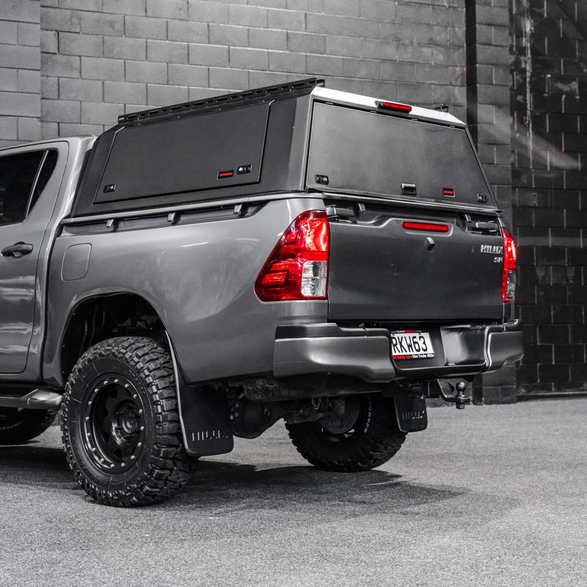 SHIELD Off-Road Aluminium Windowless Canopy to suit Toyota Hilux J-Deck Wellside 2015 - Present - view 2