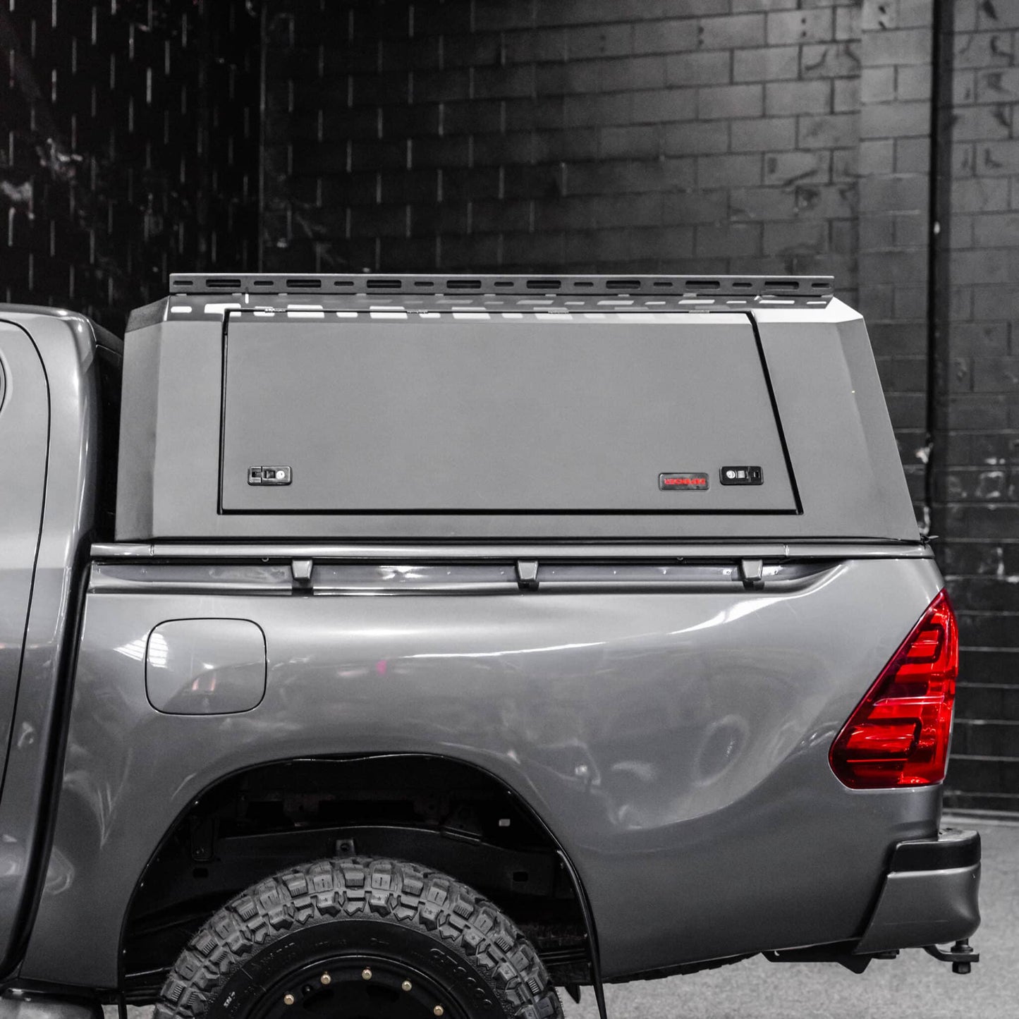 SHIELD Off-Road Aluminium Windowless Canopy to suit Toyota Hilux J-Deck Wellside 2015 - Present - view 5