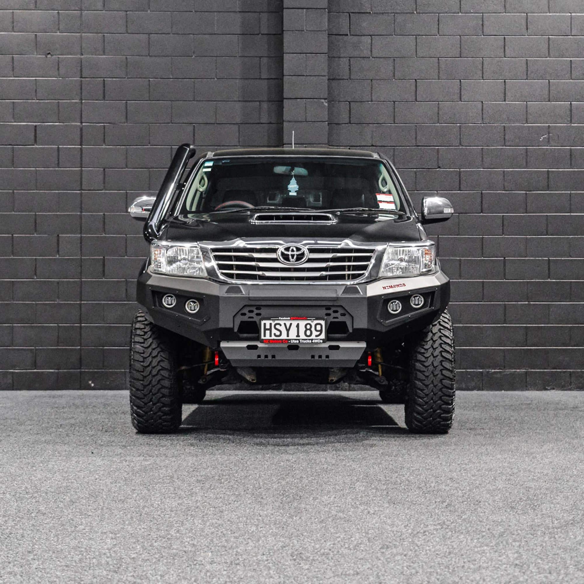 SHIELD Off-Road Loopless Bull-Bar to suit Toyota Hilux 2005 - 2015