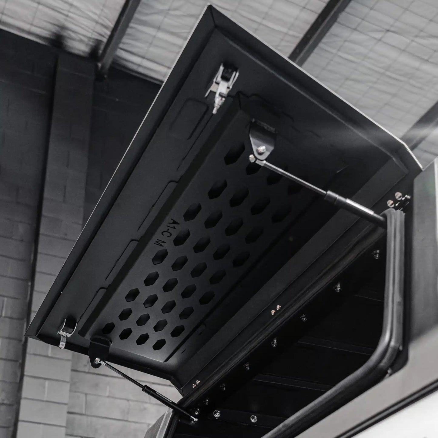 DEFENDER Aluminium Windowless Canopy to suit Toyota Hilux SR5 [2015 – Present]