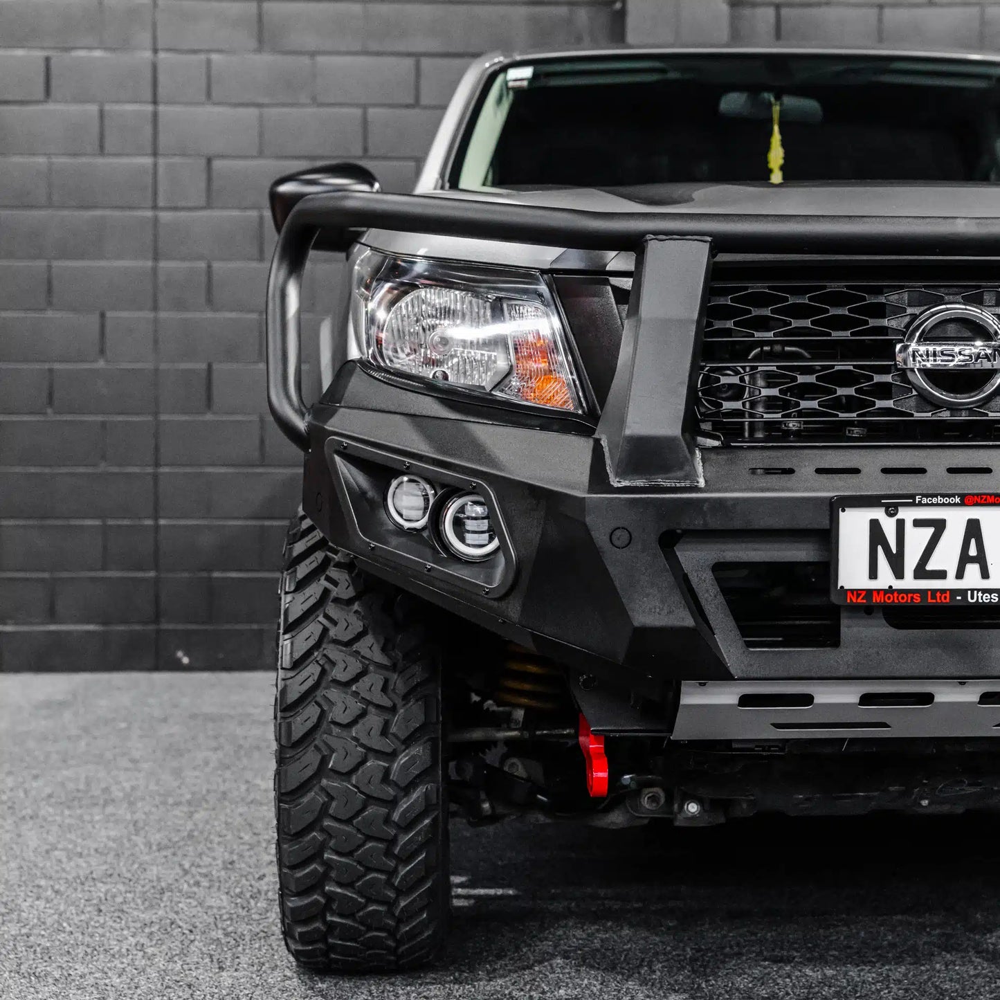 DEFENDER Off-Road Triple Loop Bull-Bar to suit Nissan Navara 2021 – Present