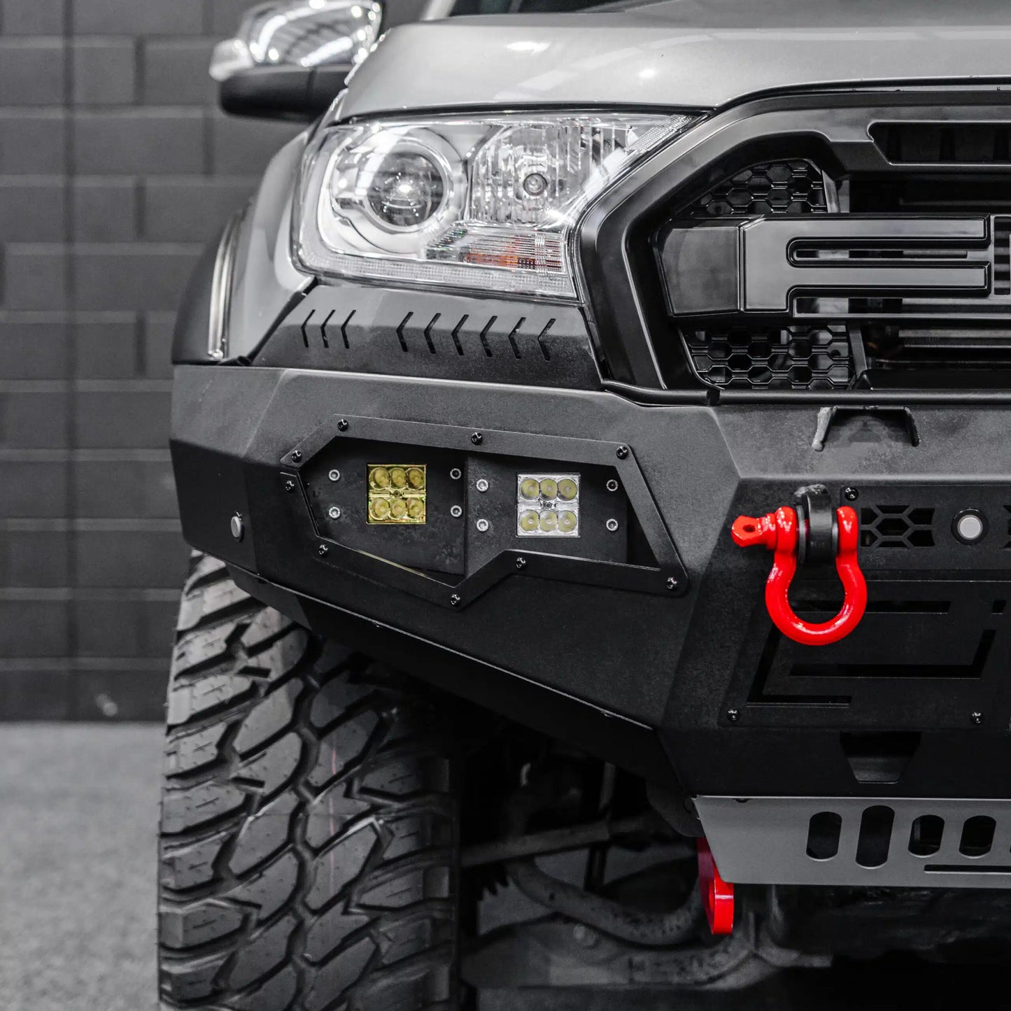 DEFENDER Off-Road Loopless Bull-Bar to suit 2015 – 2022 Ford Ranger