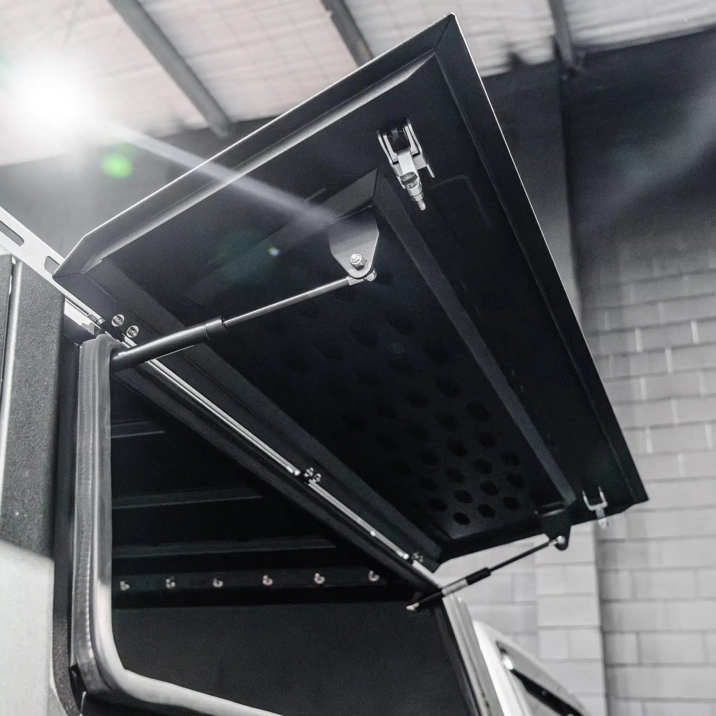 DEFENDER Aluminium Windowless Canopy to suit Ford Ranger Next Generation [2022 – Present]