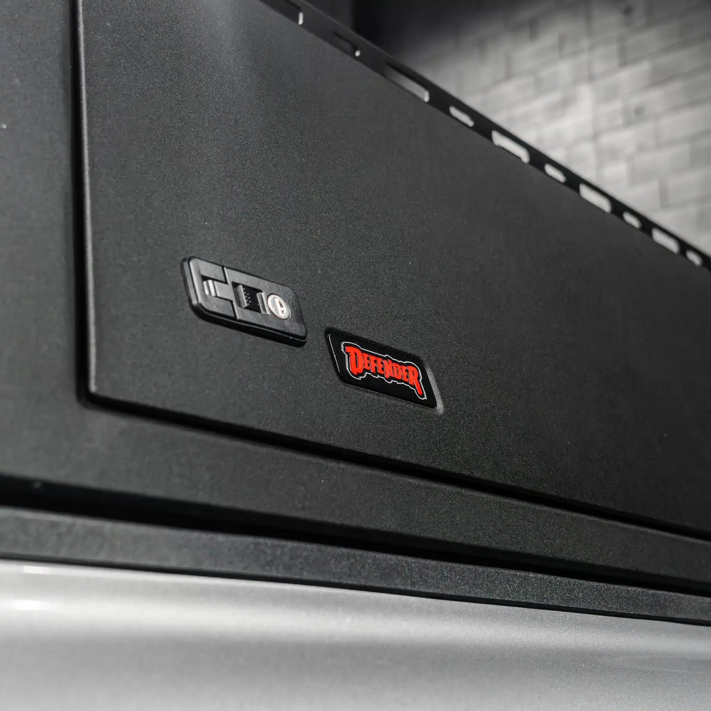 DEFENDER Aluminium Windowless Canopy to suit Ford Ranger Next Generation [2022 – Present]