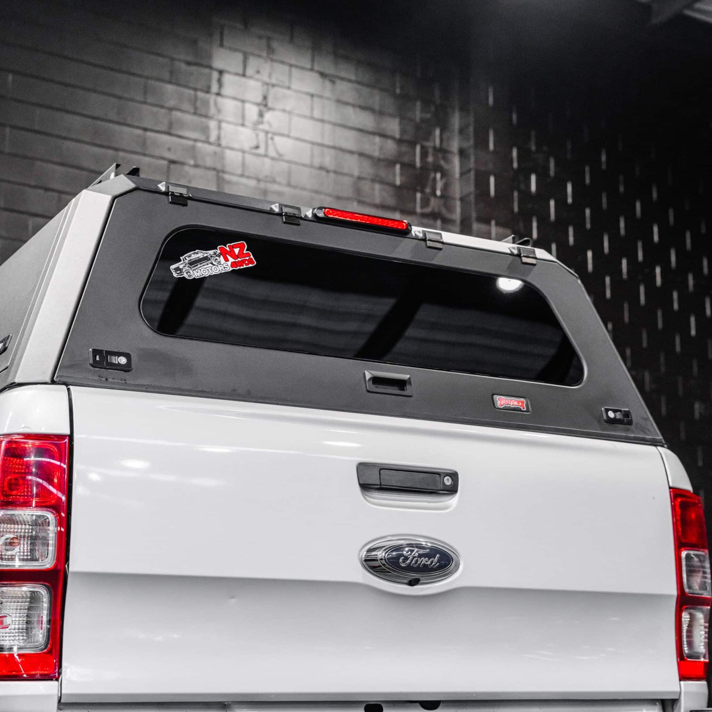 SHIELD Off-Road Aluminium Windowed Canopy to suit Ford Ranger PX1-3 2012 - 2022 - view 3