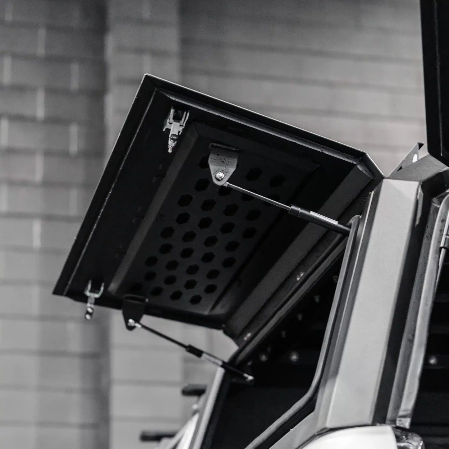 DEFENDER Aluminium Windowed Canopy to suit Ford Ranger PX1-3 [2012 – 2022]